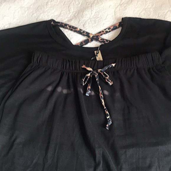 Coco+Carmen - Picture 3 of 8